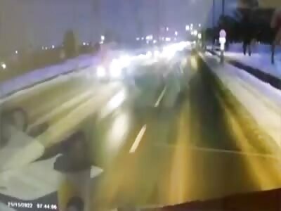 A 10-year-old girl was hit by a truck at a crossing in Moscow. It died.