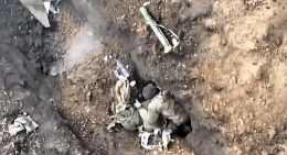 UA uses thermobaric grenades and shrapnel grenades on a RU trench