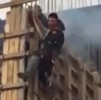 Worker Screams for Help as He Sizzles From Electrocution