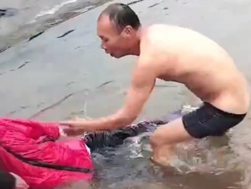 Chinese young man Drowned in lake 
