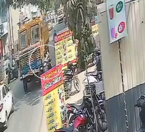Pillion Rider Ran Over By Truck, Brain Ejected 