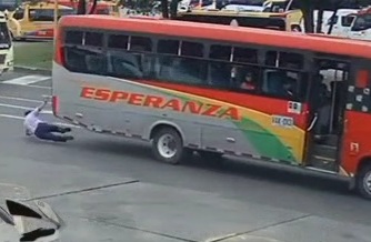 Bus driver in terminal station crashed dead by mini bus 