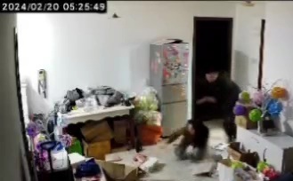 Dude Beats the Shit out of his Wife 