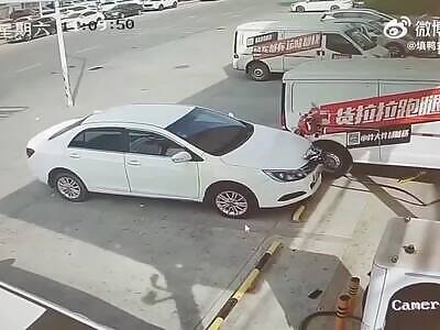 Compilation of Chinese Car Crashes from the Final 2 Weeks of January