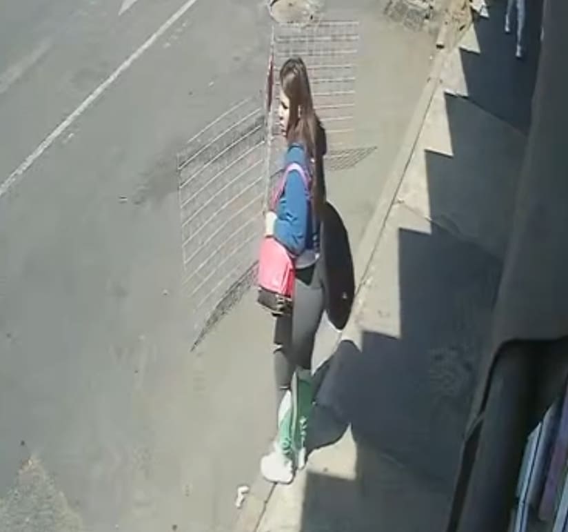 Blind Chick Walks Into A Blind Spot