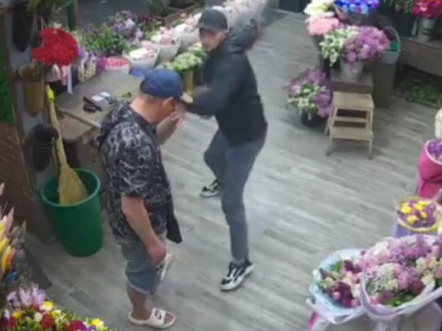 flower gardeners decided to punish the thieves who stole the bouquets
