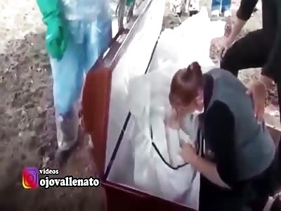 WTF: Woman Discover the Dead Woman in the Coffin is not Her Mother