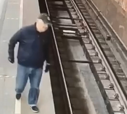 Depressed Old Russian Man Commit Suicide On the Train Tracks