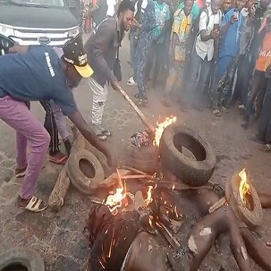 Two Suspected Armed Robbers Have Been Burnt to Death by Angry Mob In Nigeria